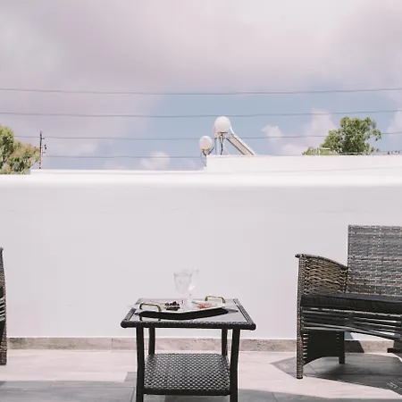 Oasis Suites Fira 3*