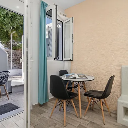 Hotel Oasis Suites Fira 3*