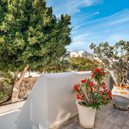 Oasis Suites Fira Hotel
