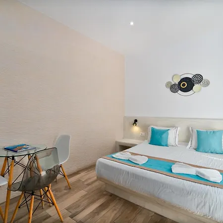 Oasis Suites Fira 3* Fira (Santorini)