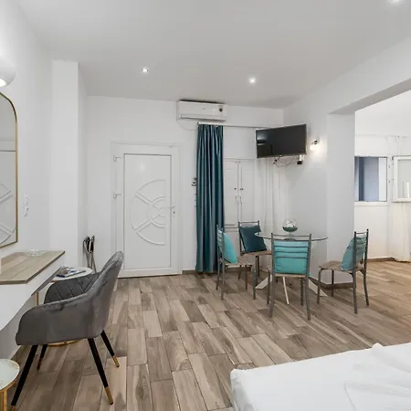 Hotel Oasis Firá
